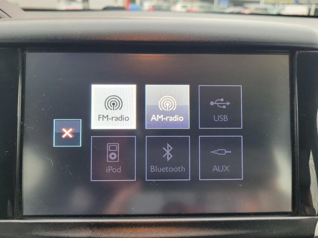 Peugeot 2008 1.2 puretech urban cross