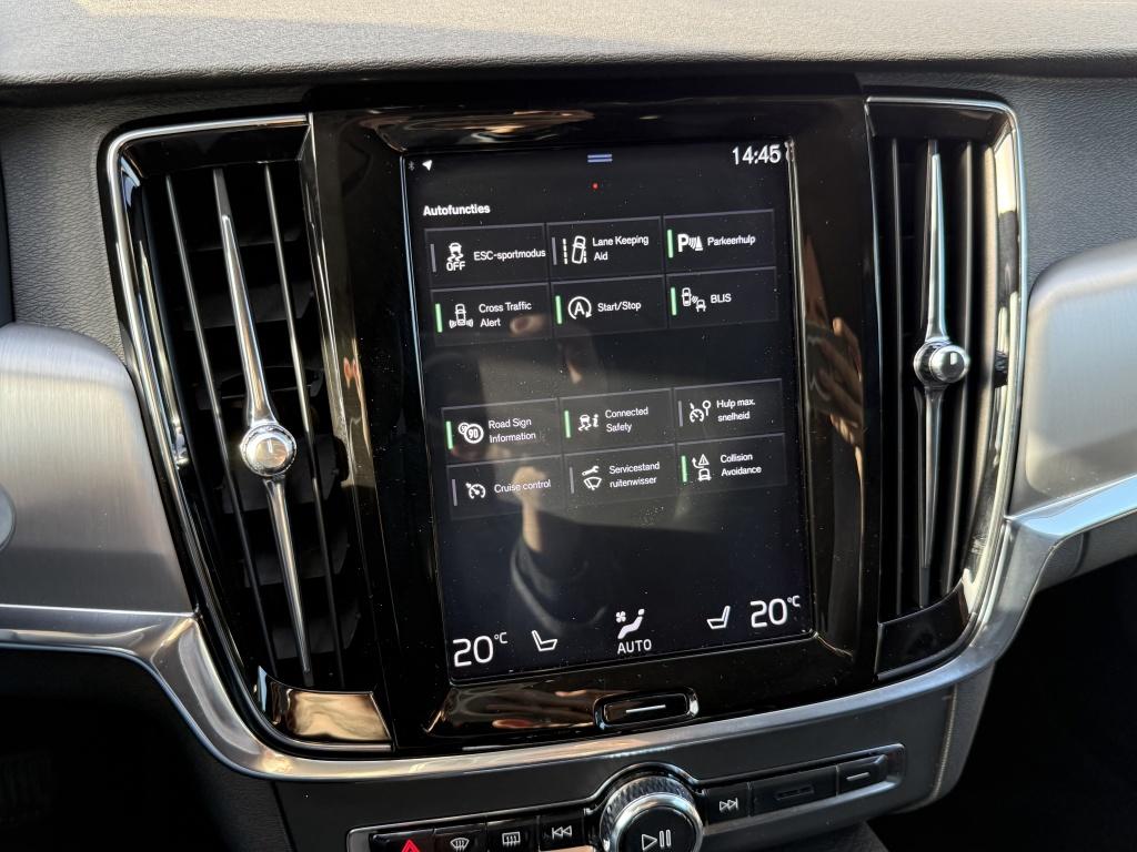 Volvo V90 t4 190pk momentum |adap.cruise| leder | trekhaak | stoel/stuurve