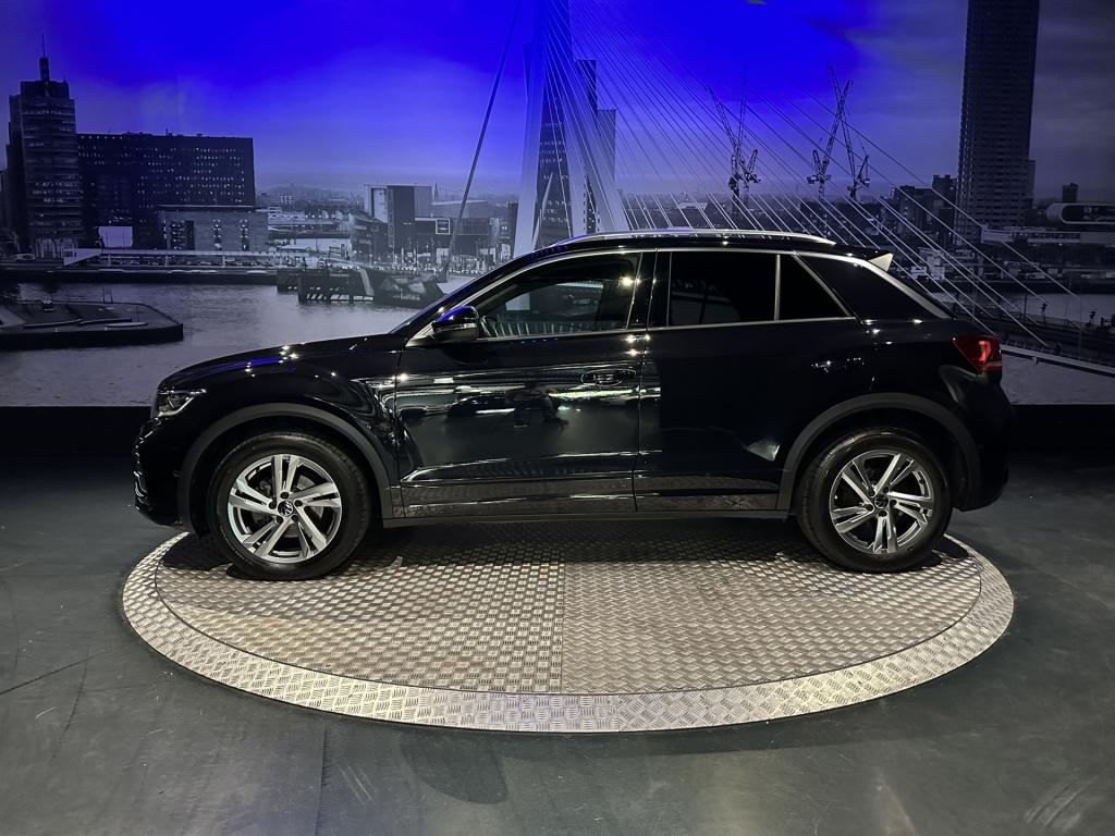 Volkswagen T-roc 1.5 tsi r-line *winterpack*keyless*achtercamera*trekhaak*