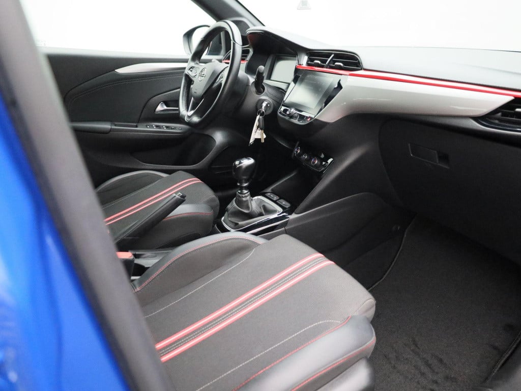 Opel Corsa 1.2 gs line | lmv | parkeer sensoren | half leder | dab | camera