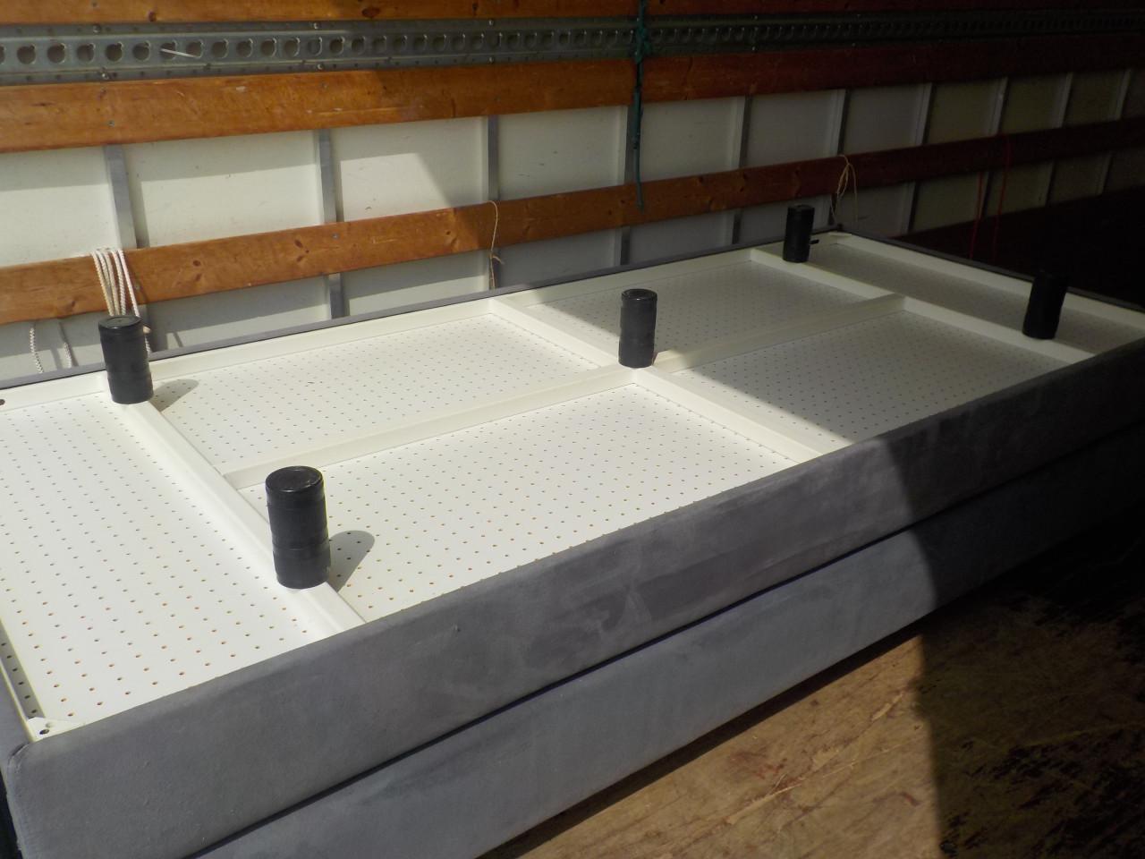 2 auping boxspring 80 x 210 cm met hoofdboord
