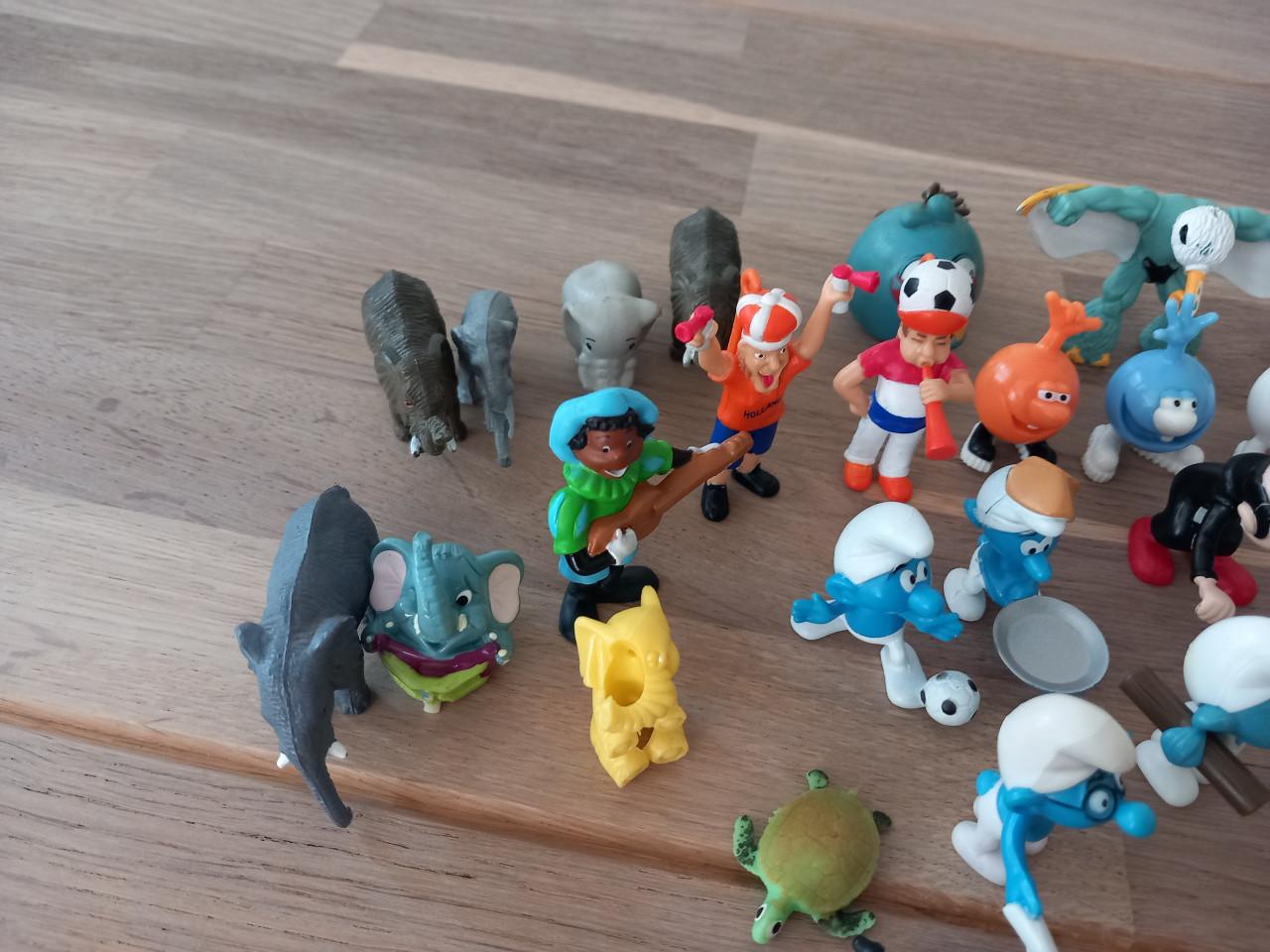 Poppetjes simpsons, smurfen etc