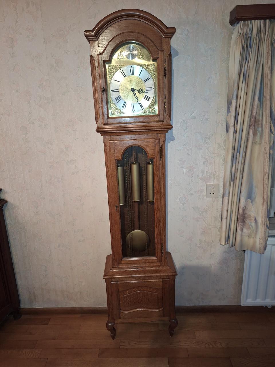 Licht eiken staande klok