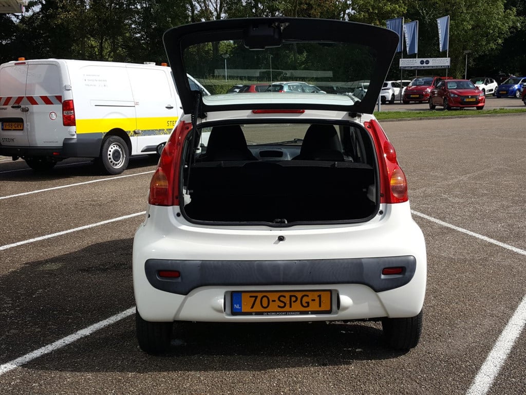 Peugeot 107 1.0 12v 68pk 5d xs airco | radio & cd-speler | lage km-stand | 