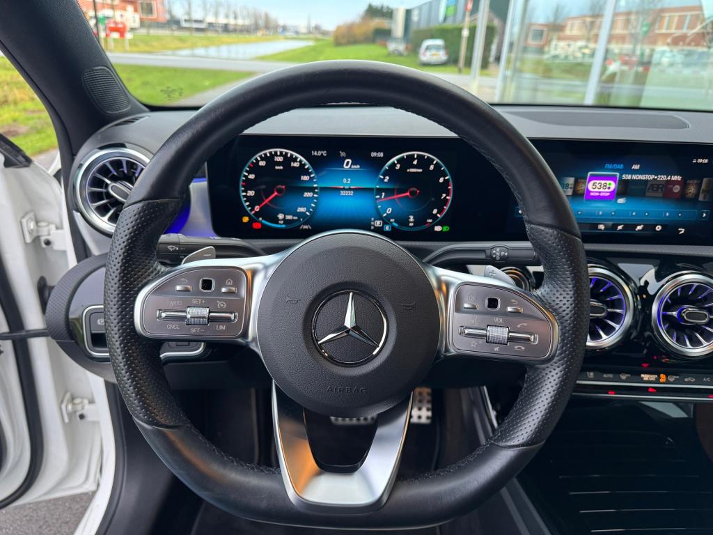 Mercedes-Benz A-Klasse 200 amg line night- pakket automaat , sfeer verlicht