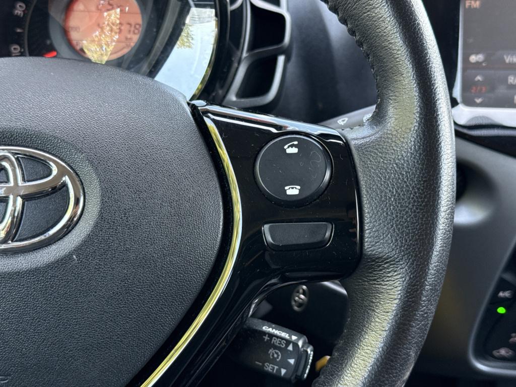 Toyota Aygo 1.0 vvt-i x-play | cruisec. | camera | airco | carplay | sportv