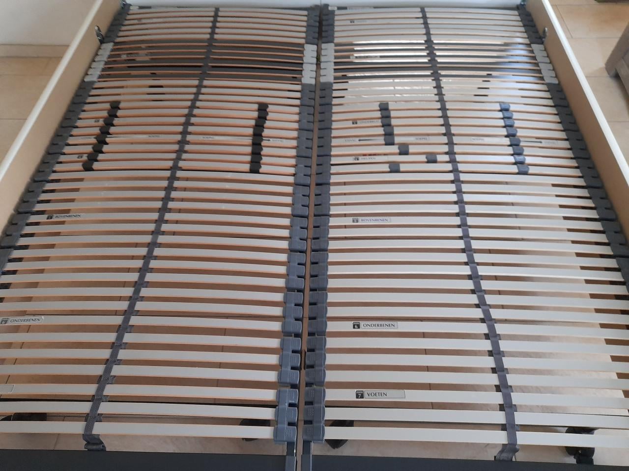 2 persoons deelbaar bed met bossflex lattenbodems 180 x 200 (in goede staat