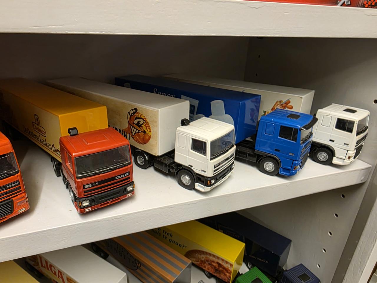 Partij lion toys  vrachtwagens