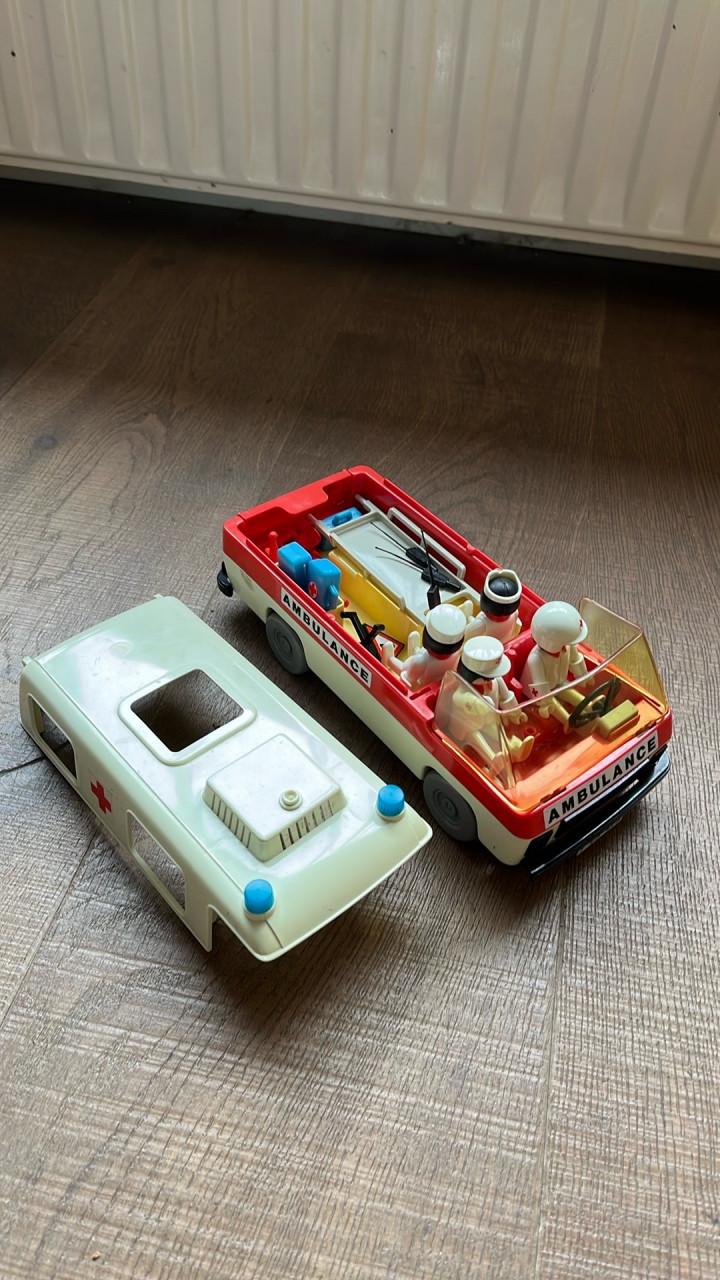 Playmobil ambulance