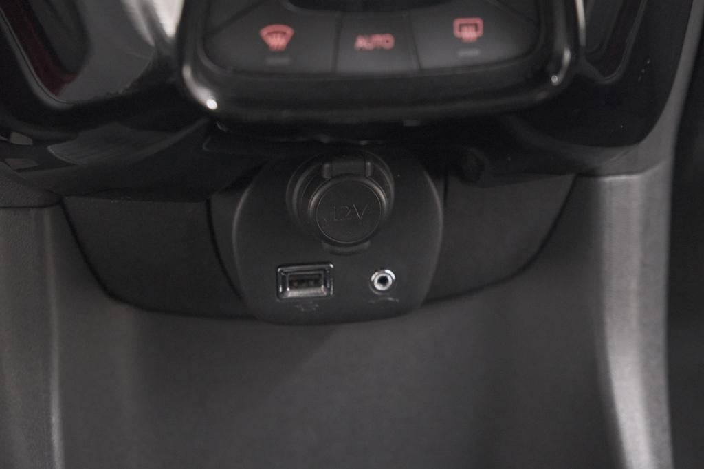 Peugeot 108 1.0 e-vti allure | camera | climate control | dab+ | 15 inch li