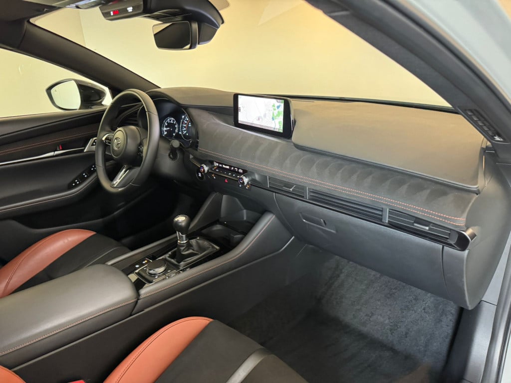 Mazda 3 2.0 e-skyactiv-g m hybrid 122 homura