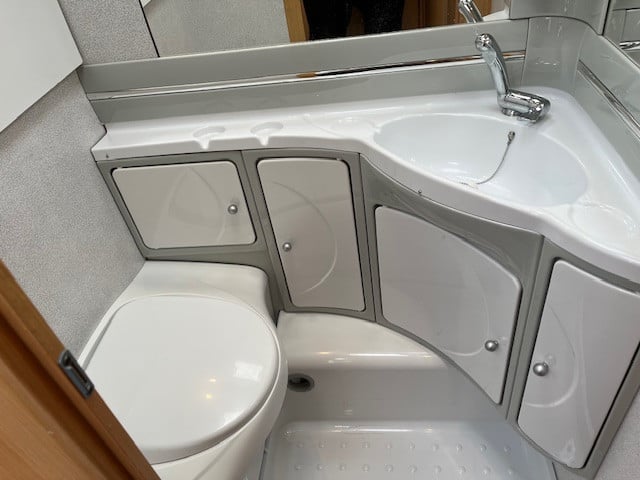 Mooie Tec 460 caravan , aparte bedden . 2008