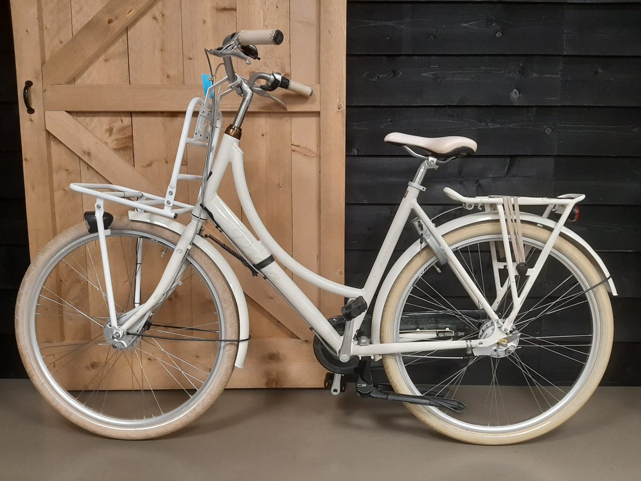 Nette Batavus Diva met 3 versnellingen