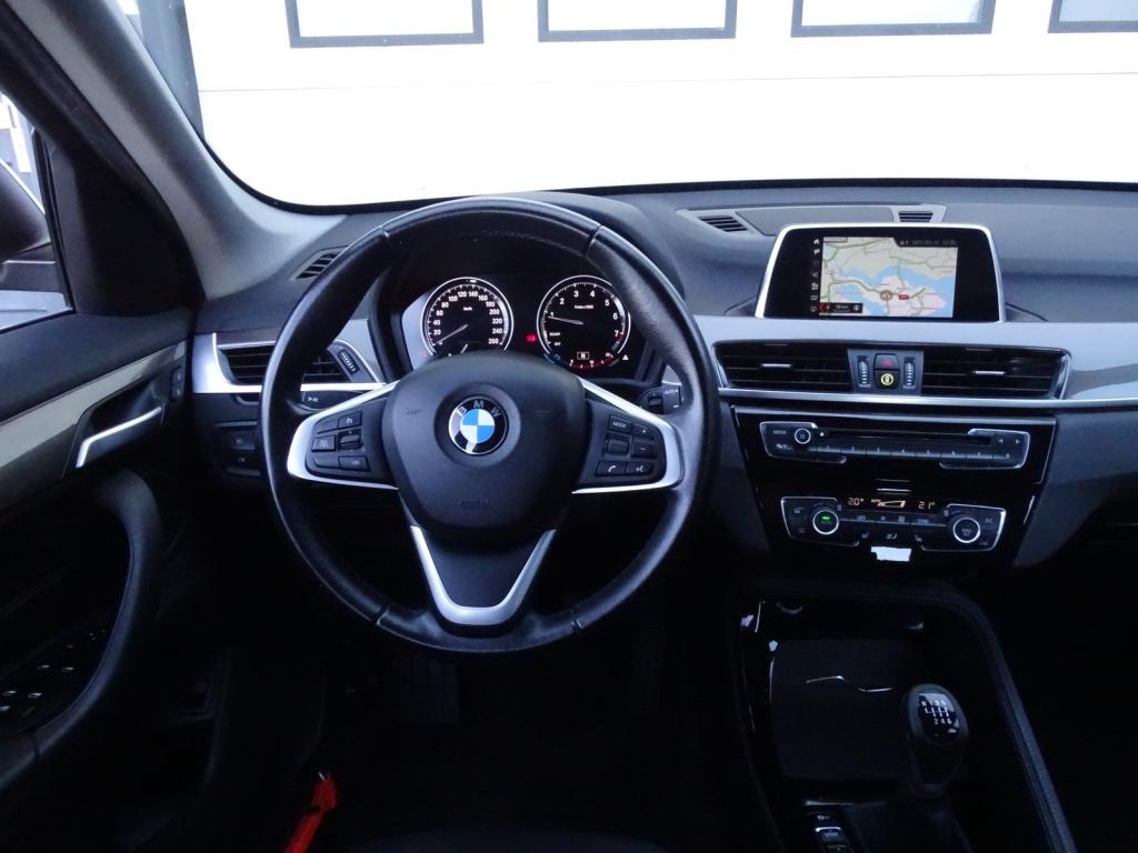 BMW X1 sdrive18i x-line | leder | led
