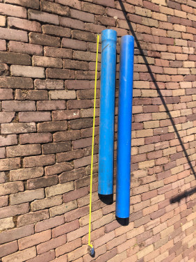 2 blauwe buizen zie de foto’s.