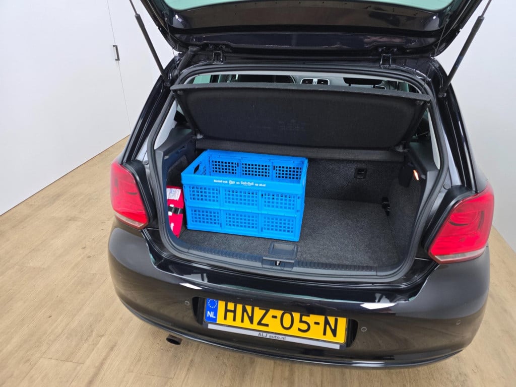 Volkswagen Polo occasion 1.2 tsi highline met parkeersensoren en 5 deurs zw