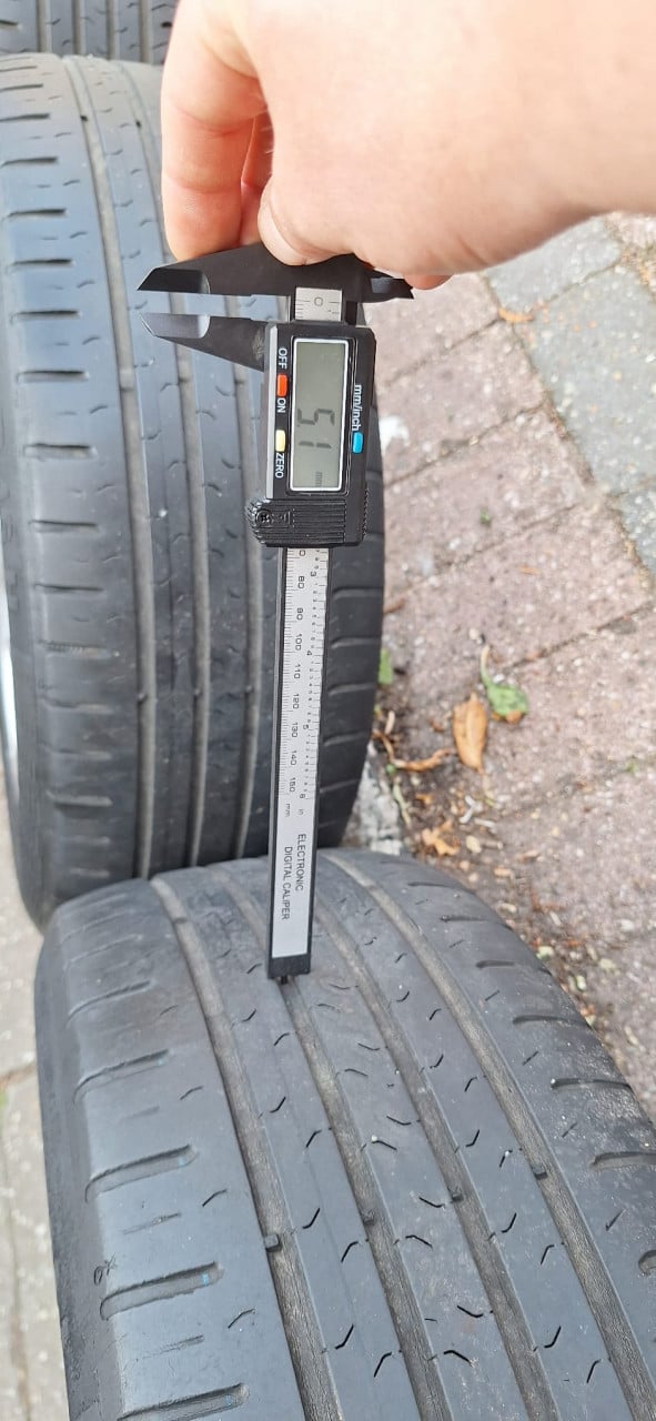 Originele 16'' Renault Clio velgen + A merk zomerbanden