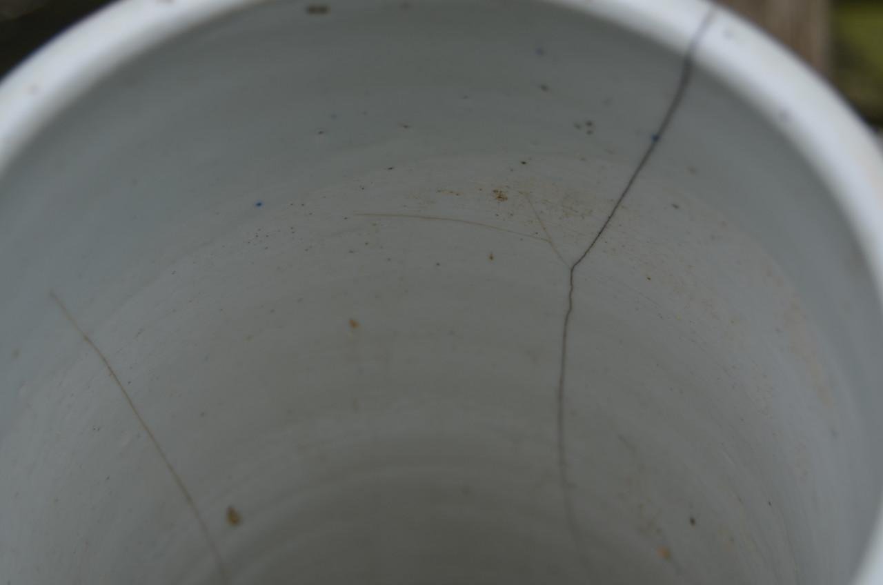 2 Japanse vazen, 1 goed, 1 niet zo........