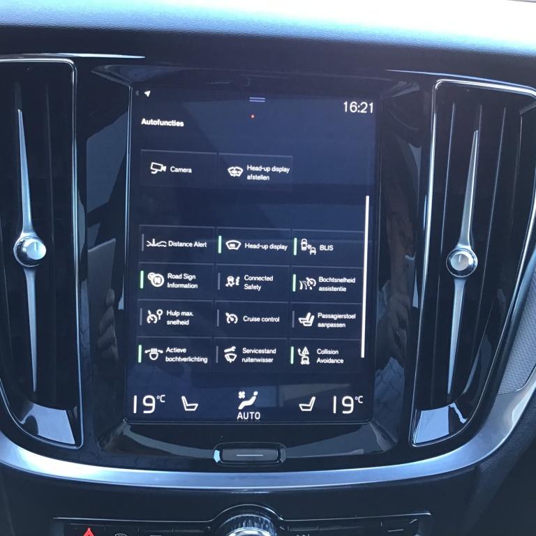 Volvo V60 t8 390pk awd r-design| full options ! trekhaak