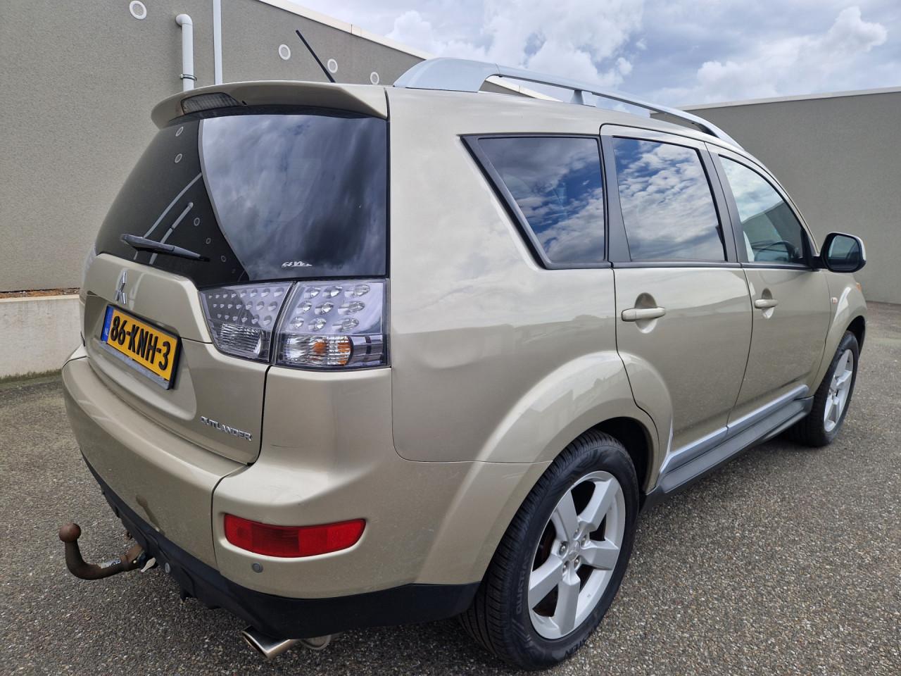 Mitsubishi Outlander 2.4 Intense+ Special Edition