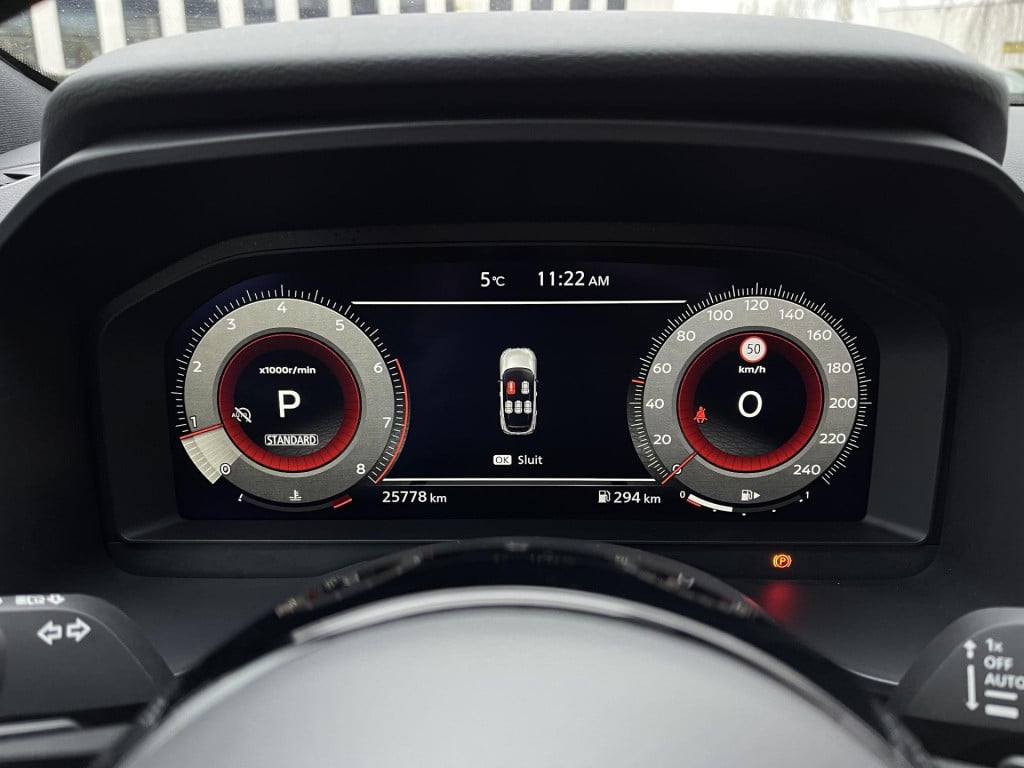 Nissan Qashqai 1.3 mhev xtronic tekna cold pack | two-tone lakkleur | stuur