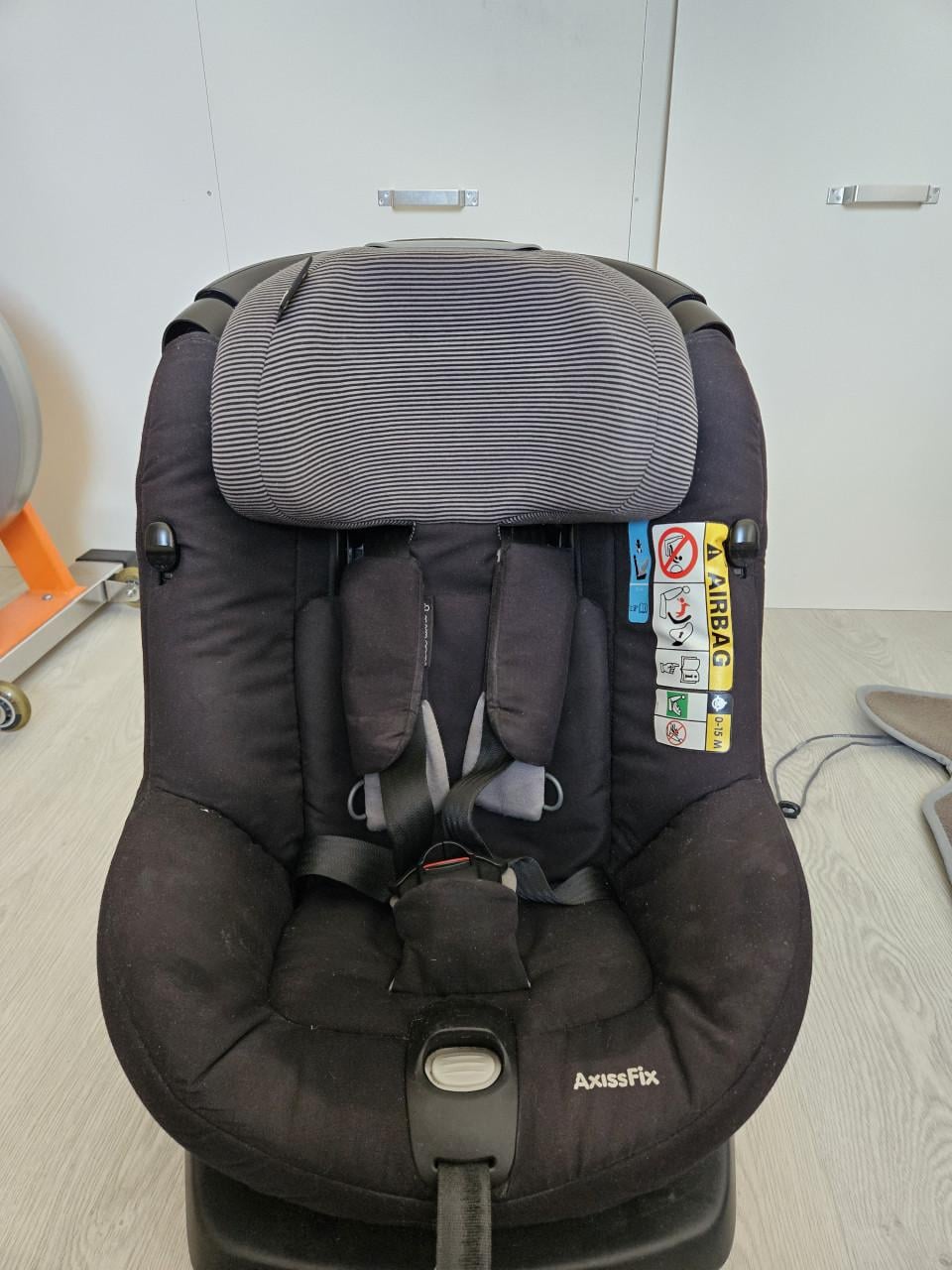 Autostoel Maxi Cosi AxissFix, zwart, draaibaar, 61 cm - 104 cm