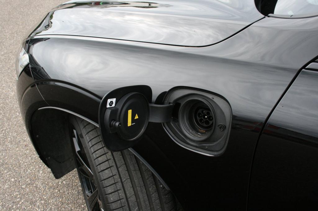 Volvo XC60 2.0 t6 plug-in hybrid awd plus black edition