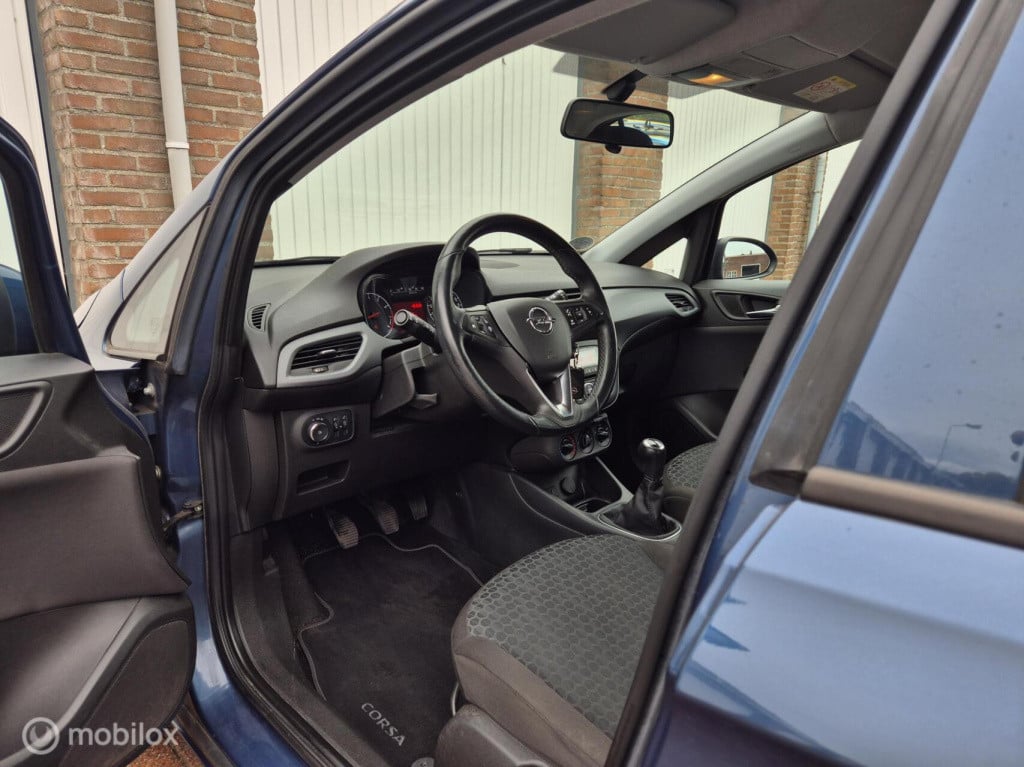 Opel Corsa 1.4 edition / 5- deurs / stuur- stoelverwarming / parkeersensore