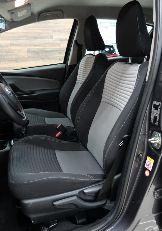 Toyota Yaris 1.0 vvt-i | camera | 15" | bluetooth |