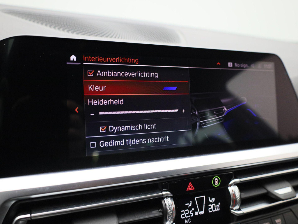 BMW 3-serie 318i business edition | automaat | lmv | half leder | virtual c
