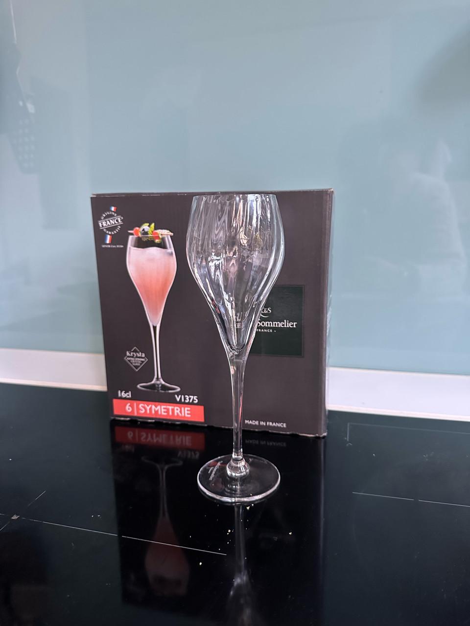 6 nieuwe champagneglazen