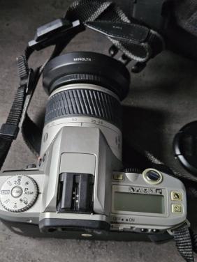 Leuke werkende Minolta Dynax 4 35 mm spiegelreflexcamera..