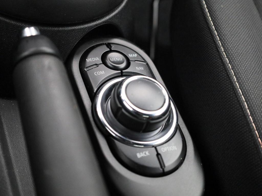 Mini 3-deurs 1.5 cooper essential | navigatie | black pakket | parkeer sens