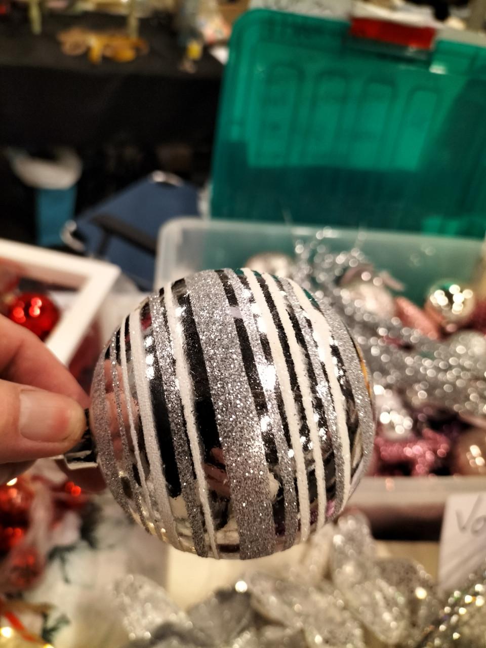 Kerst ballen roze zilver 200+ in box