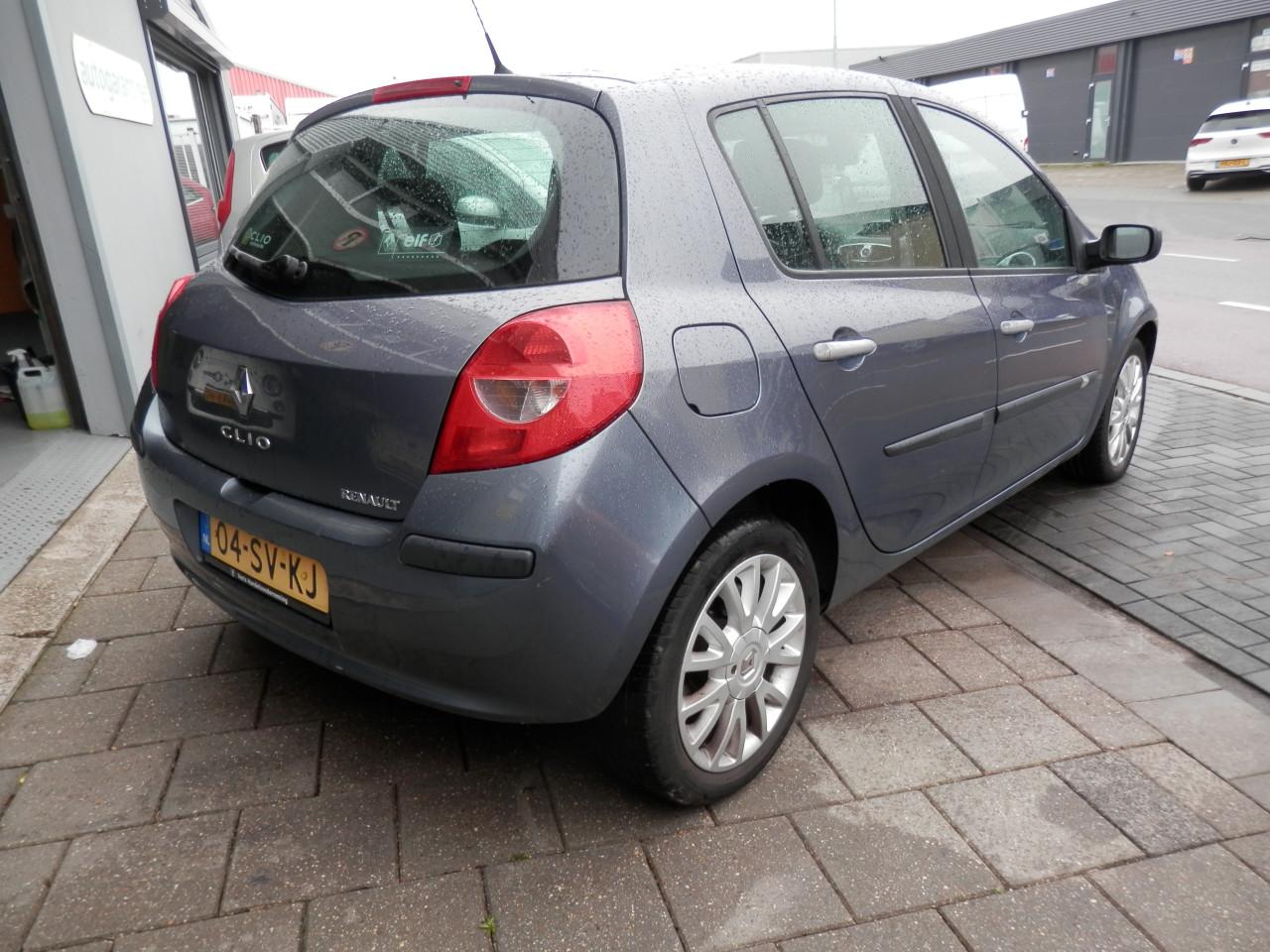 Auto Garant Biedt Aan: Renault Clio 1.4 Dynamic Luxe