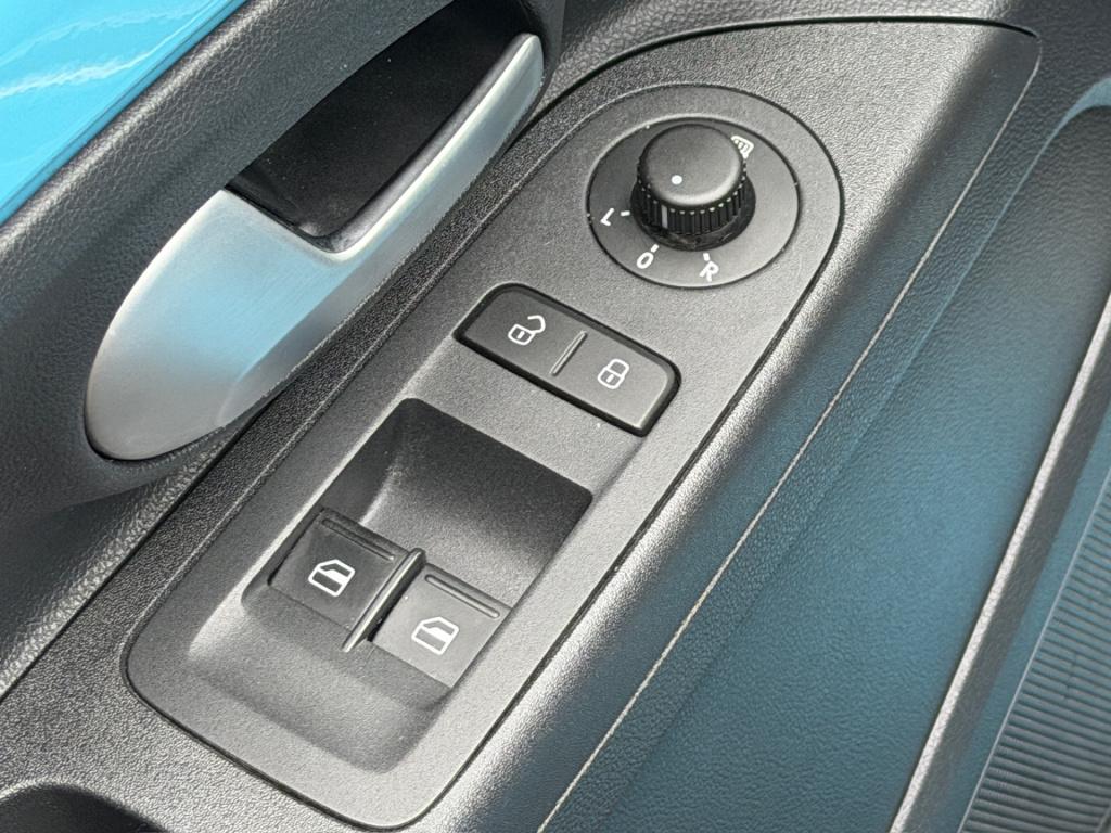 Volkswagen UP! 1.0 active 5-deurs | stoelverwarming | lichtmetalen velgen |