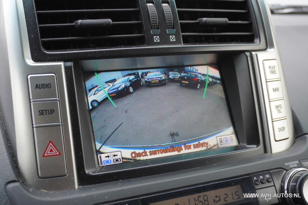 Toyota Land Cruiser 3.0 d-4d-f lx window van