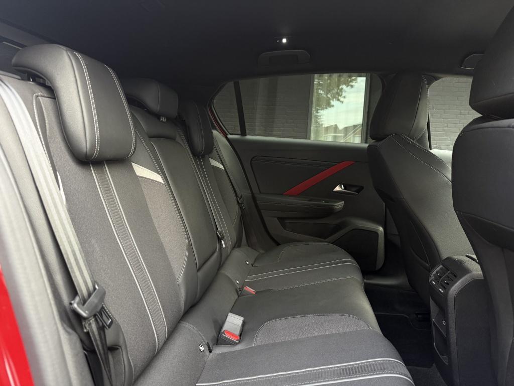 Opel Astra 1.2 gs line