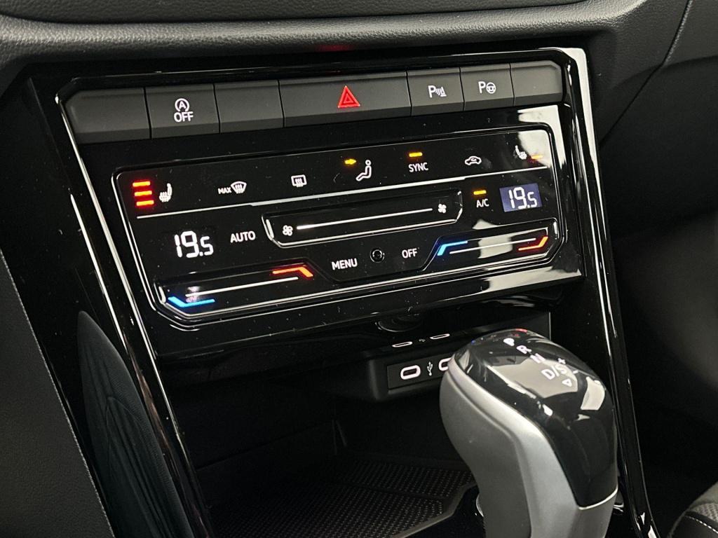 Volkswagen T-roc r-line 1.5 tsi dsg7 150pk black style