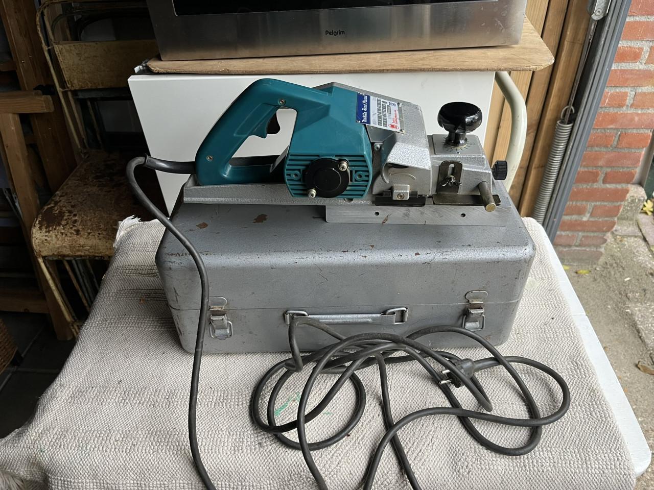 Schaafmachine Makita model 1100