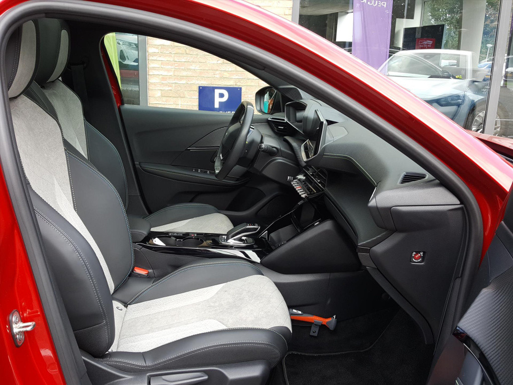 Peugeot 208 gt pack ev 50kwh 136pk/12%bytelling+btw | 3-fase navigatie | cr