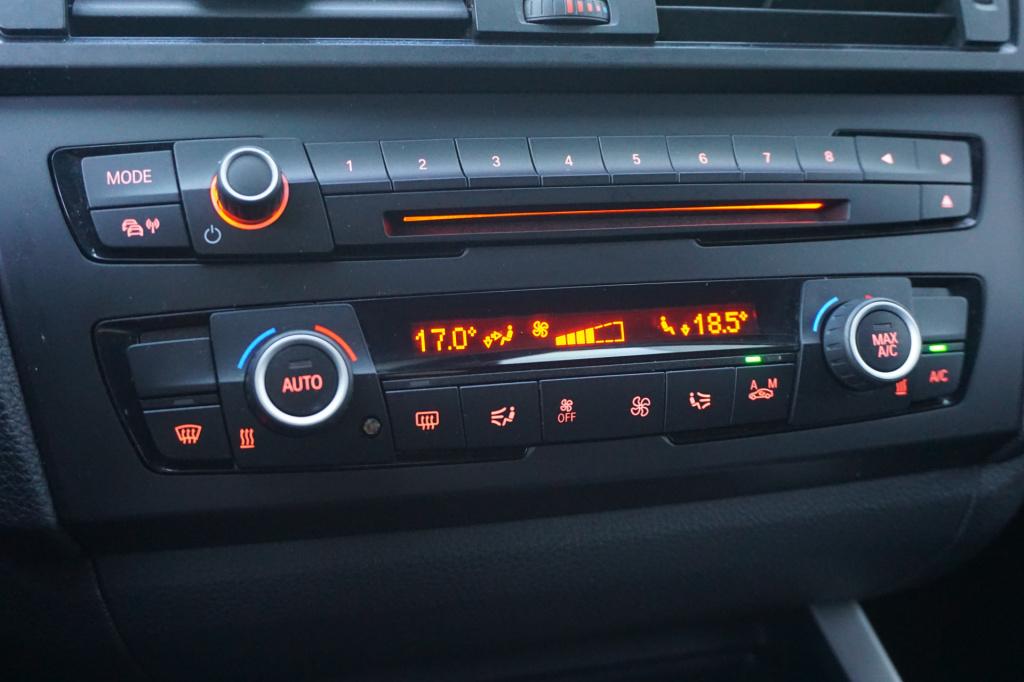 BMW 1 Serie 116i executive climate / navi / cruise / parkeersens. / elektr.