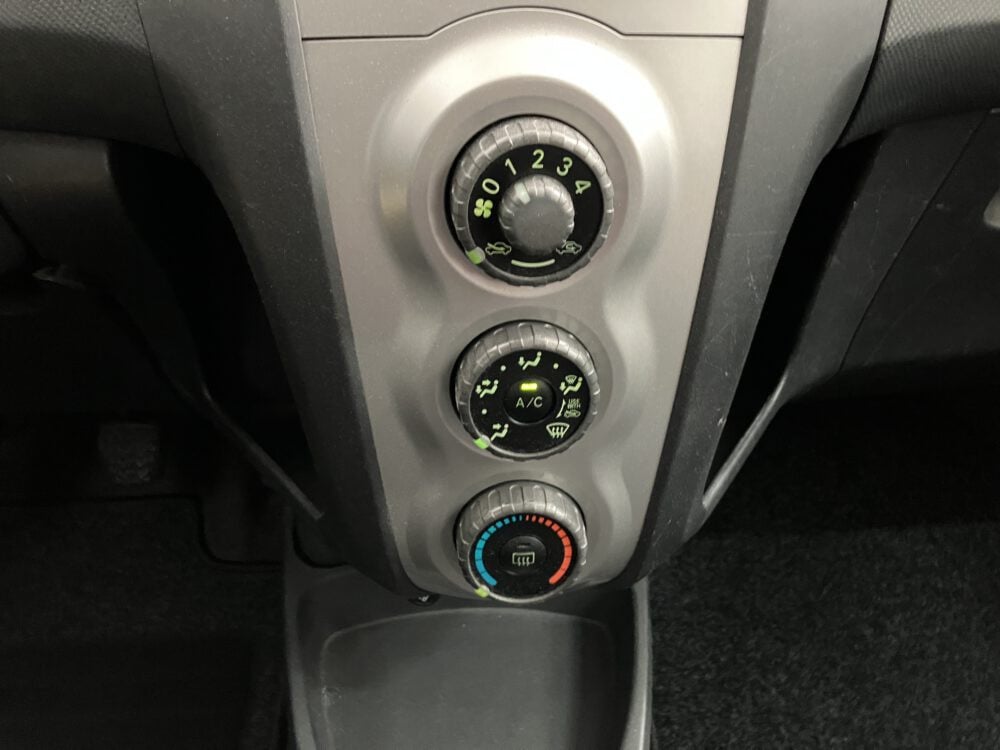 Toyota Yaris 1.3 VVTi Sol