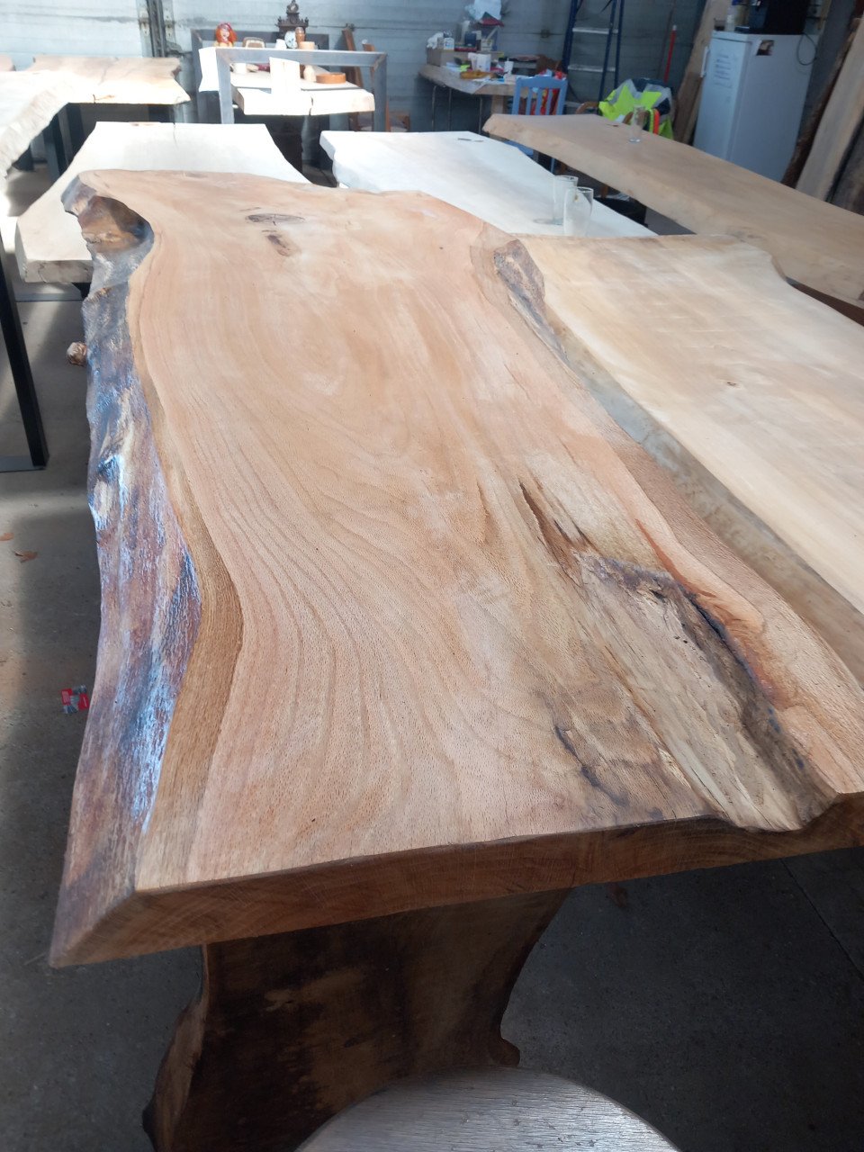 Boomstamtafels, tafelbladen planken decoratieplanken, wandplanken bar/salon