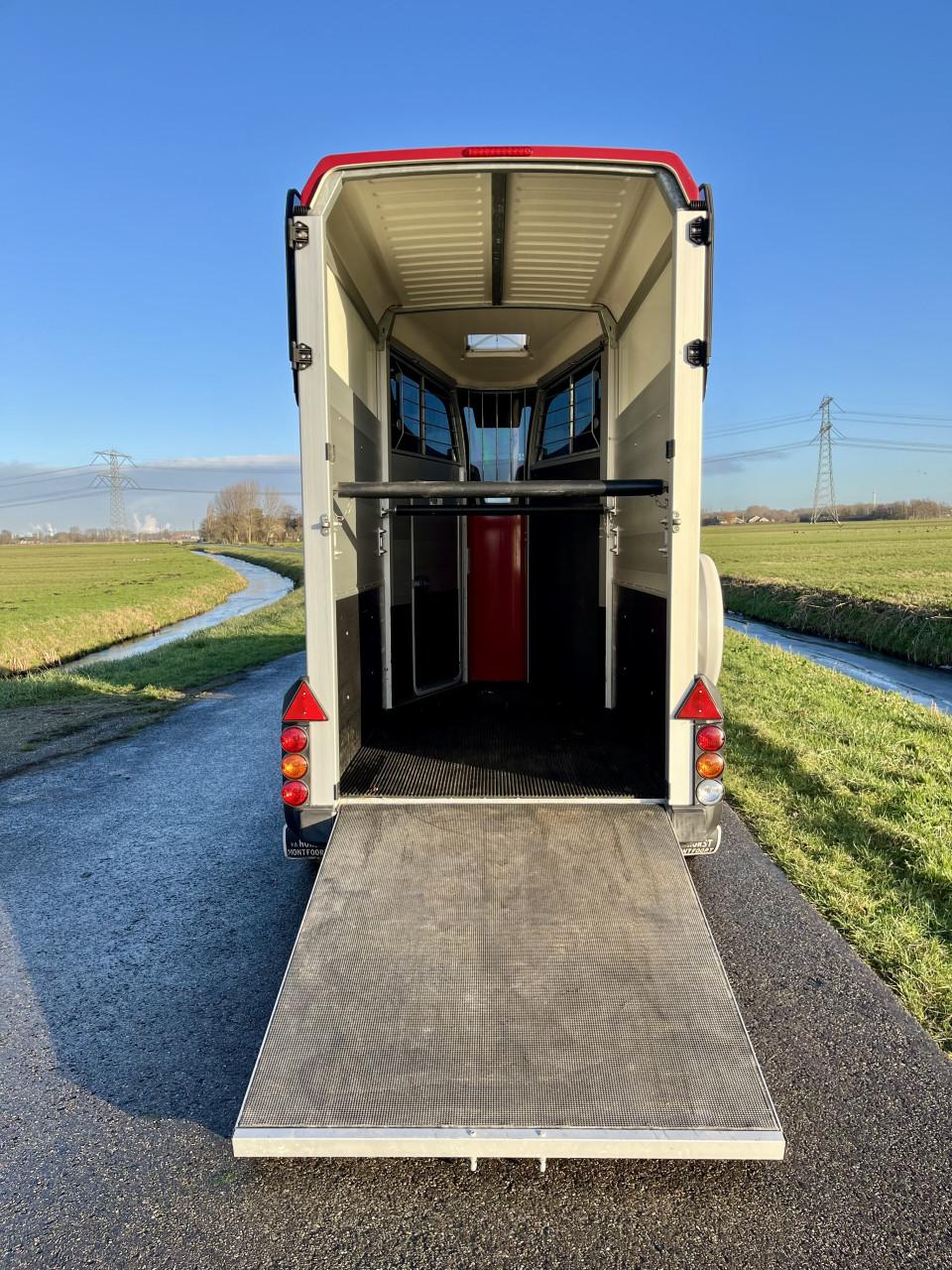 Volledig aluminium Ifor HB403 met voorlosklep en klep/deur