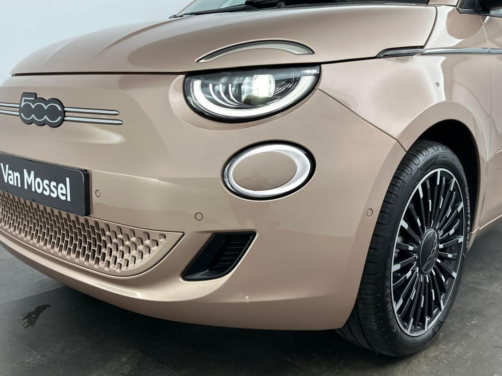 Fiat 500e 3+1 la prima 42 kwh