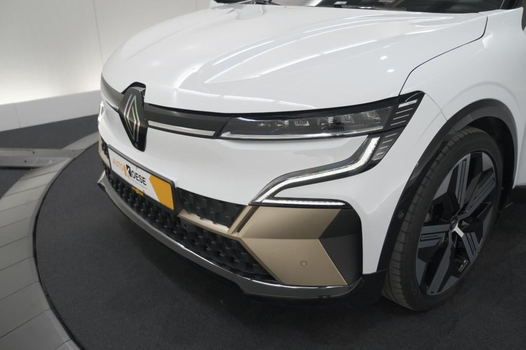 Renault Megane E-tech ev60 optimum charge iconic | 360 camera | harman kard