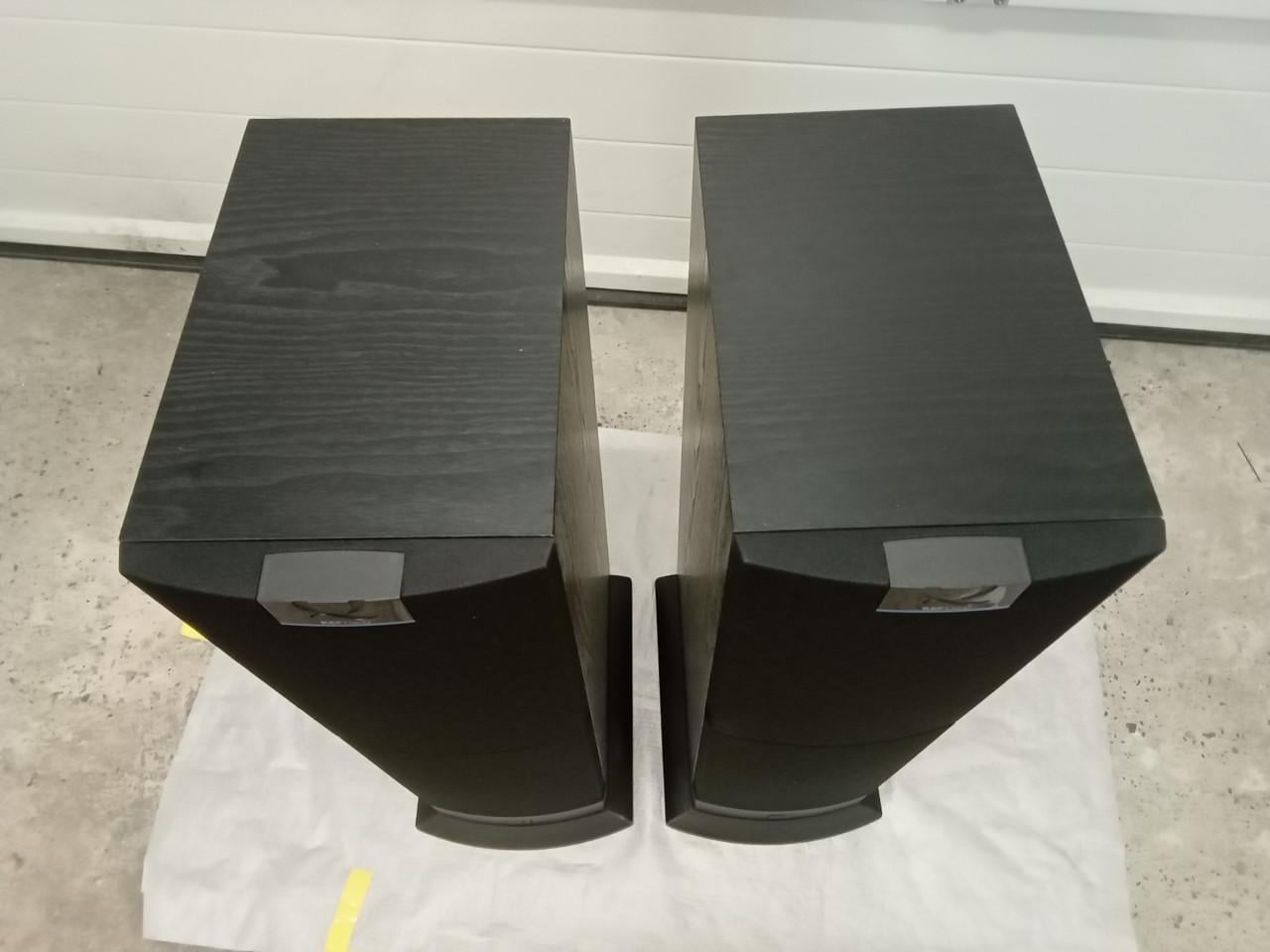 Kef  Q 30  Speakers