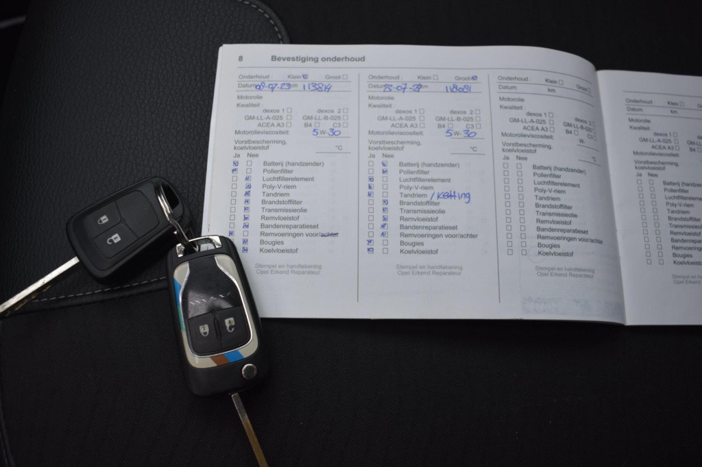 Opel Adam 1.0 turbo rocks | stoelverwarming | nap | sfeerverlichting | clim