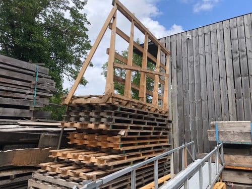 Gratis houten bok pallet